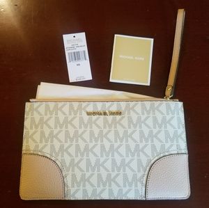 NEW Michael Kors Hattie Large Zip Clutch